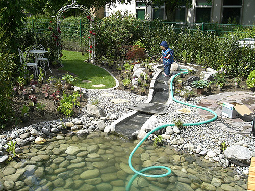 »Beispiel für individuellen Teich- und Wasserbau«